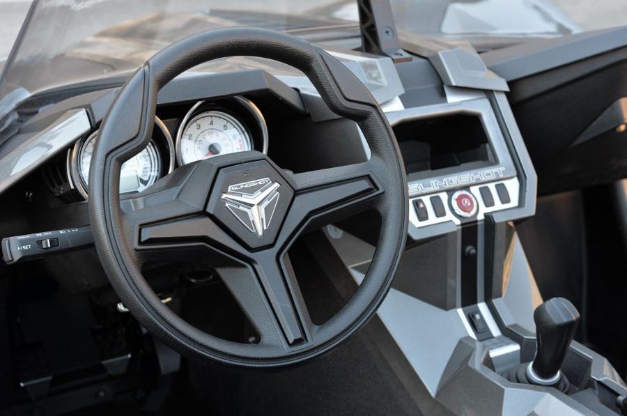 Панель приборов Polaris Slingshot 2015 года  (NA) (фото 33 из 41)